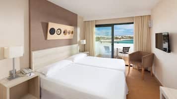 Minibar, in-room safe, desk, laptop workspace