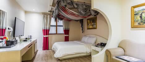 Deluxe Double Room, 1 Queen Bed | Minibar, in-room safe, desk, blackout drapes