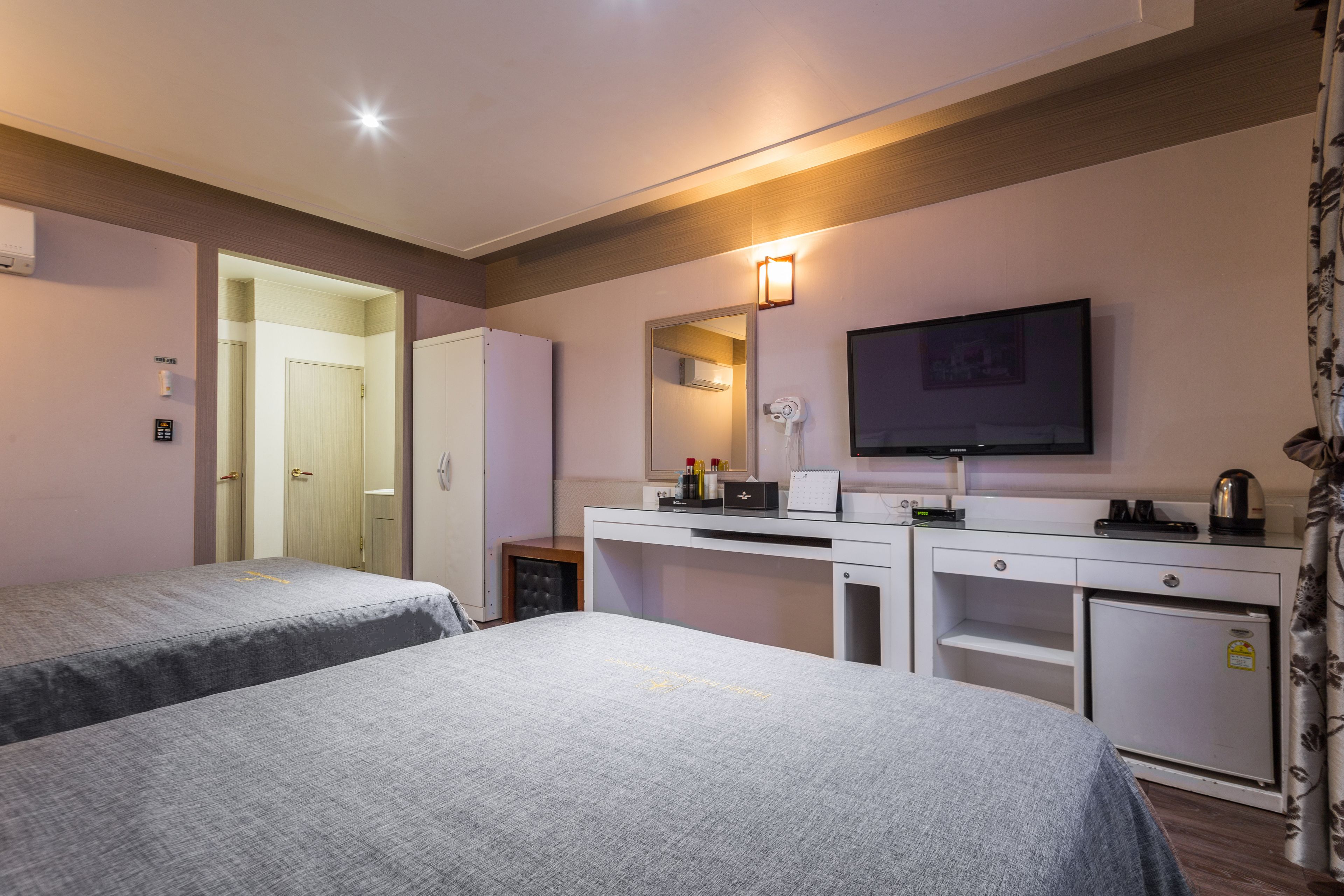 1 bedroom, minibar, in-room safe, desk