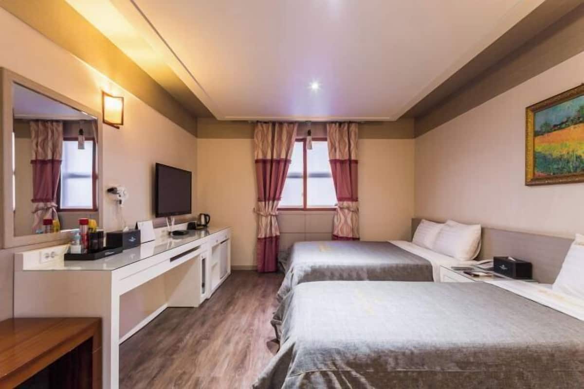 Minibar, in-room safe, desk, blackout curtains