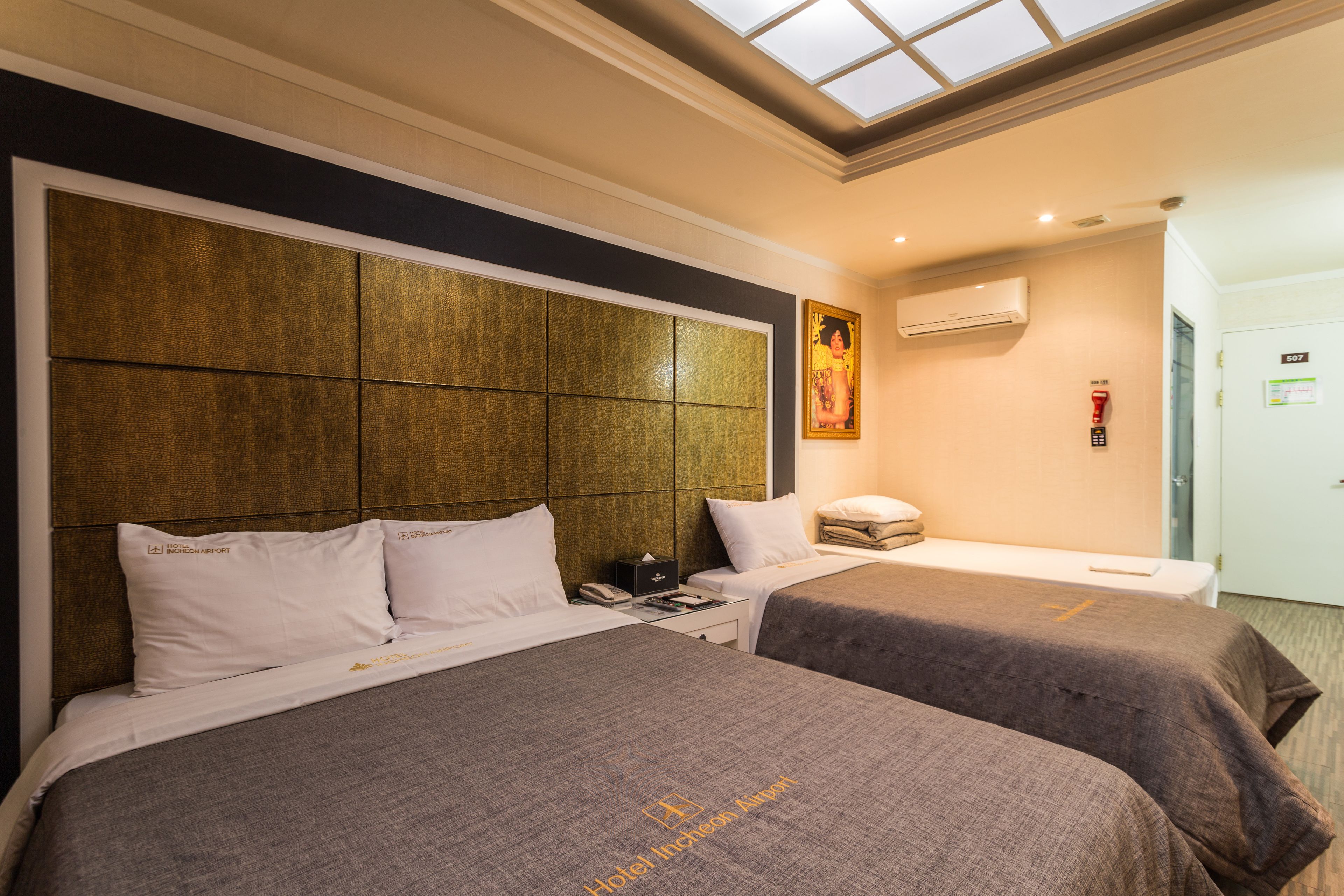 family room (included junior single bed) | 1 bedroom, minibar, in-room safe, desk