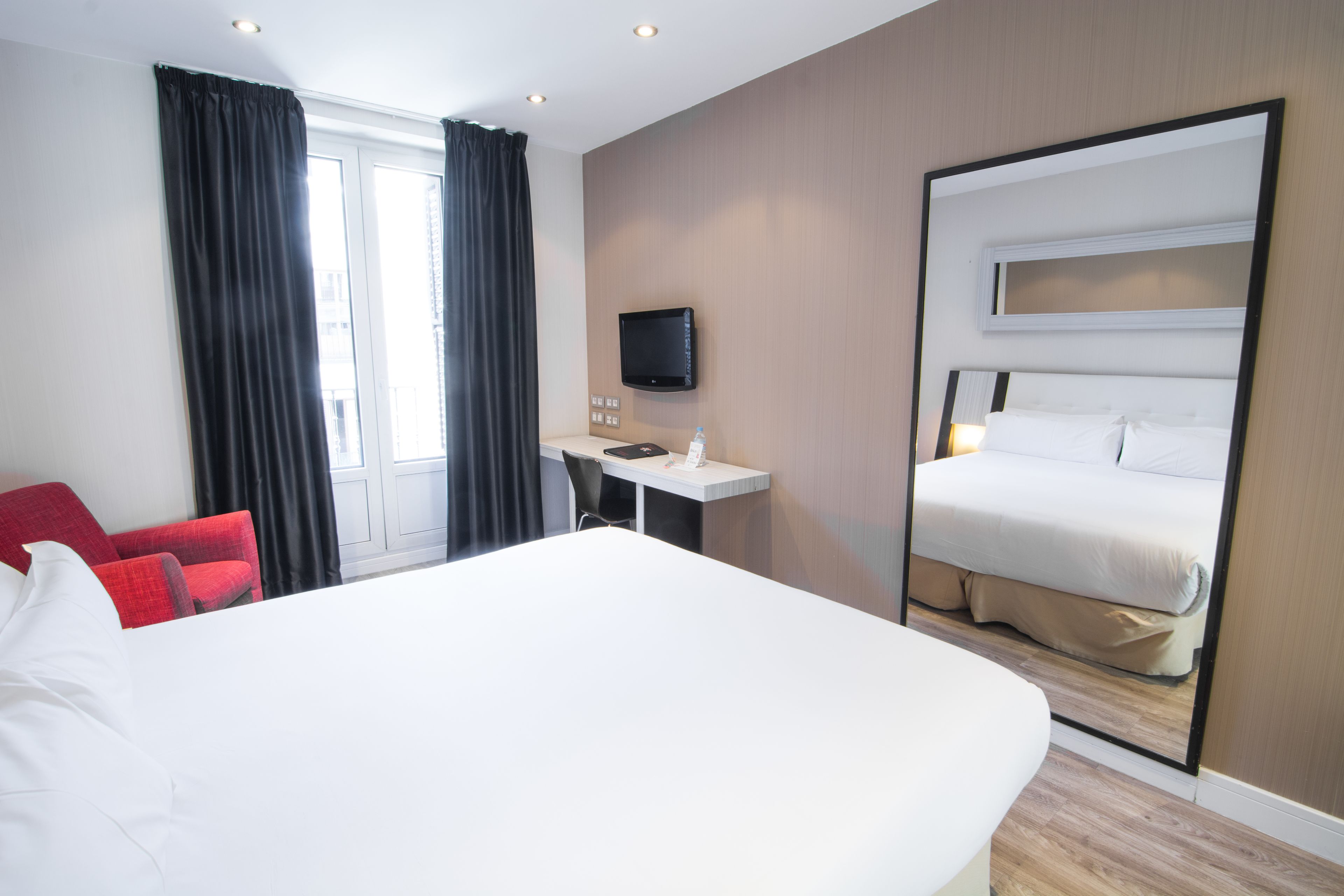 standard double room | minibar, in-room safe, desk, blackout curtains