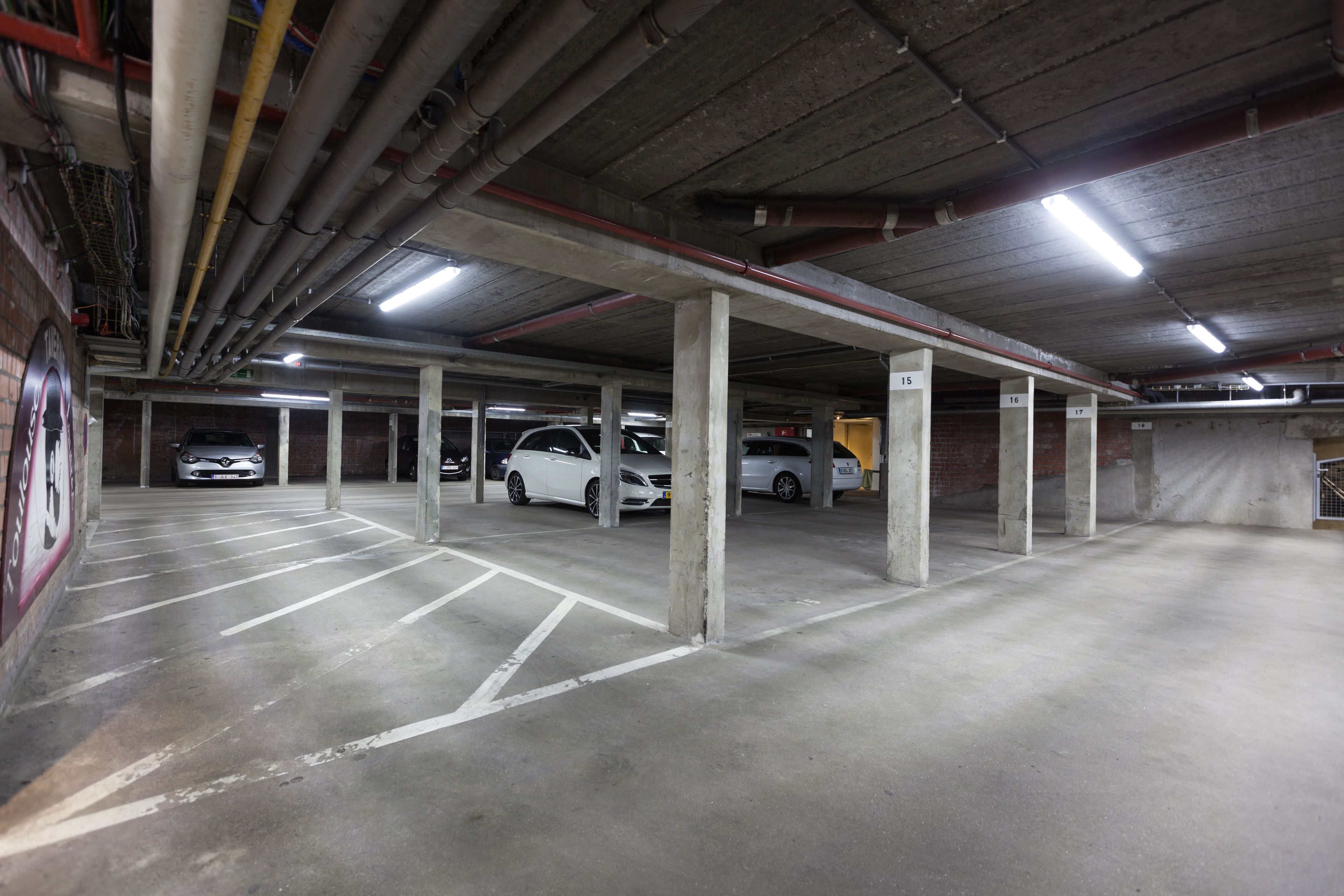 self-parking (surcharge) 25 per night