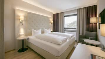 Eco Comfort Room | In-room safe, desk, soundproofing, iron/ironing board