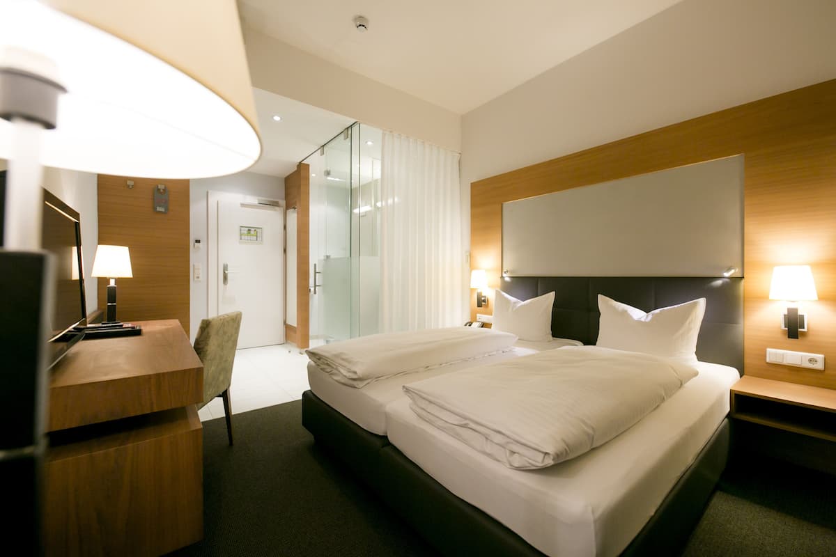 Eco Business Room, 1 Double Bed (2 Mattresses), Glass Wall Bathroom | Hypo-allergenic bedding, in-room safe, desk, soundproofing