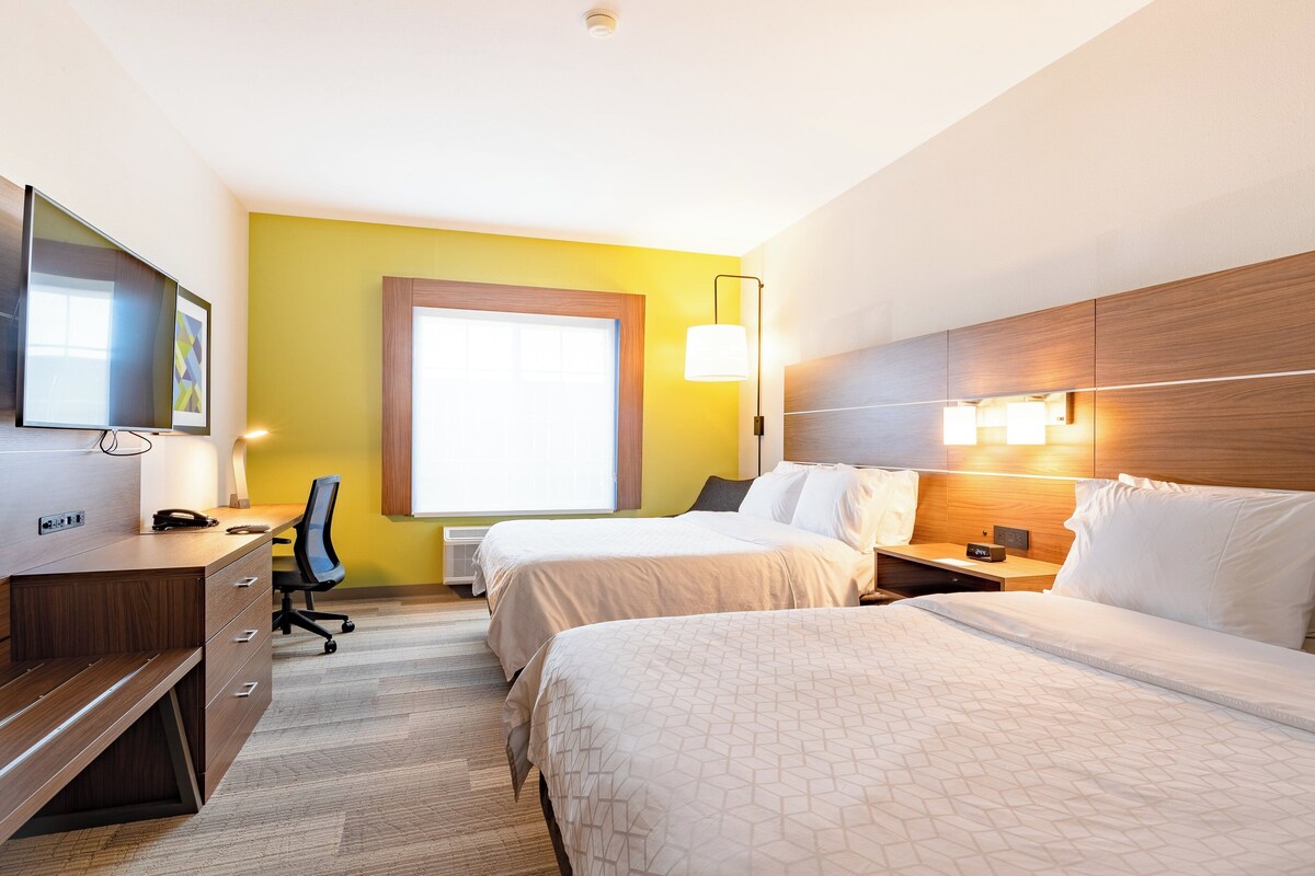 In-room safe, desk, iron/ironing board, cribs (free)