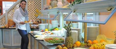 Desayuno bufé gratuito y diario