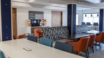 Free buffet breakfast 