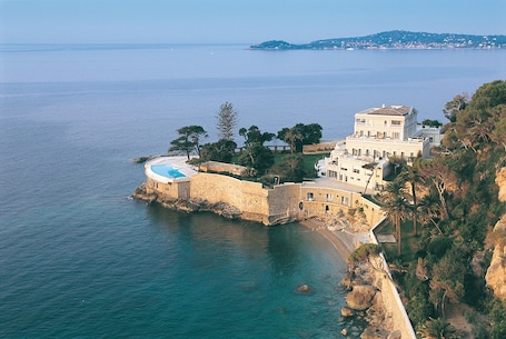 Aerial view. Hôtel Cap-Estel