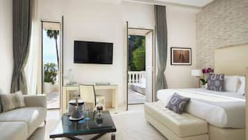 أغطية فراش متميزة وخزنة داخل الغرفة وتجهيزات عازلة للصوت وواي فاي مجانًا