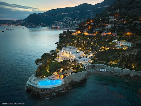 Exterior. Hôtel Cap-Estel