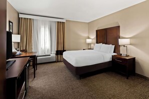 Desk, blackout drapes, iron/ironing board, free cribs/infant beds - Comfort Inn Tucson Central (Tucson)