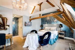 Executive Junior Suite | 1 bedroom, premium bedding, minibar, in-room safe