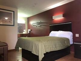 Deluxe Single Room, 1 Queen Bed | Desk, free WiFi