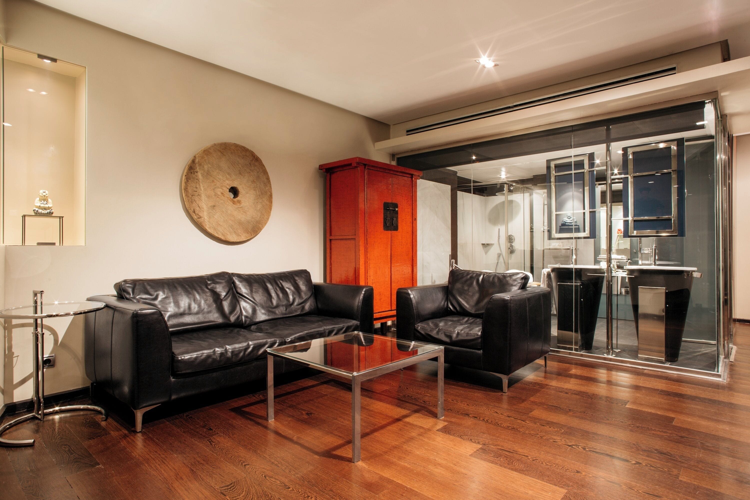 Luxe beddengoed, een minibar met enkele gratis items