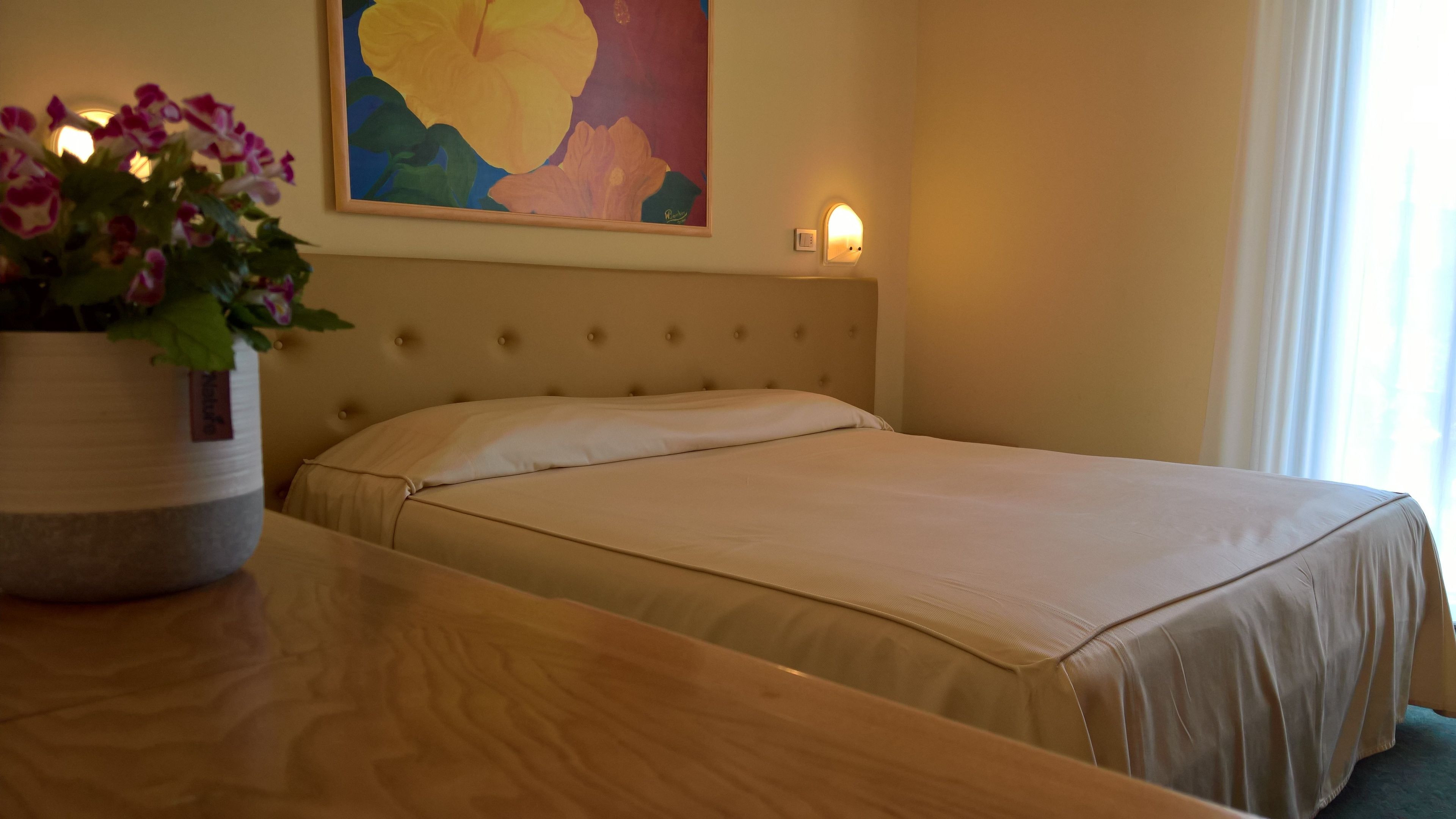 double room | minibar, desk, soundproofing, cots/infant beds