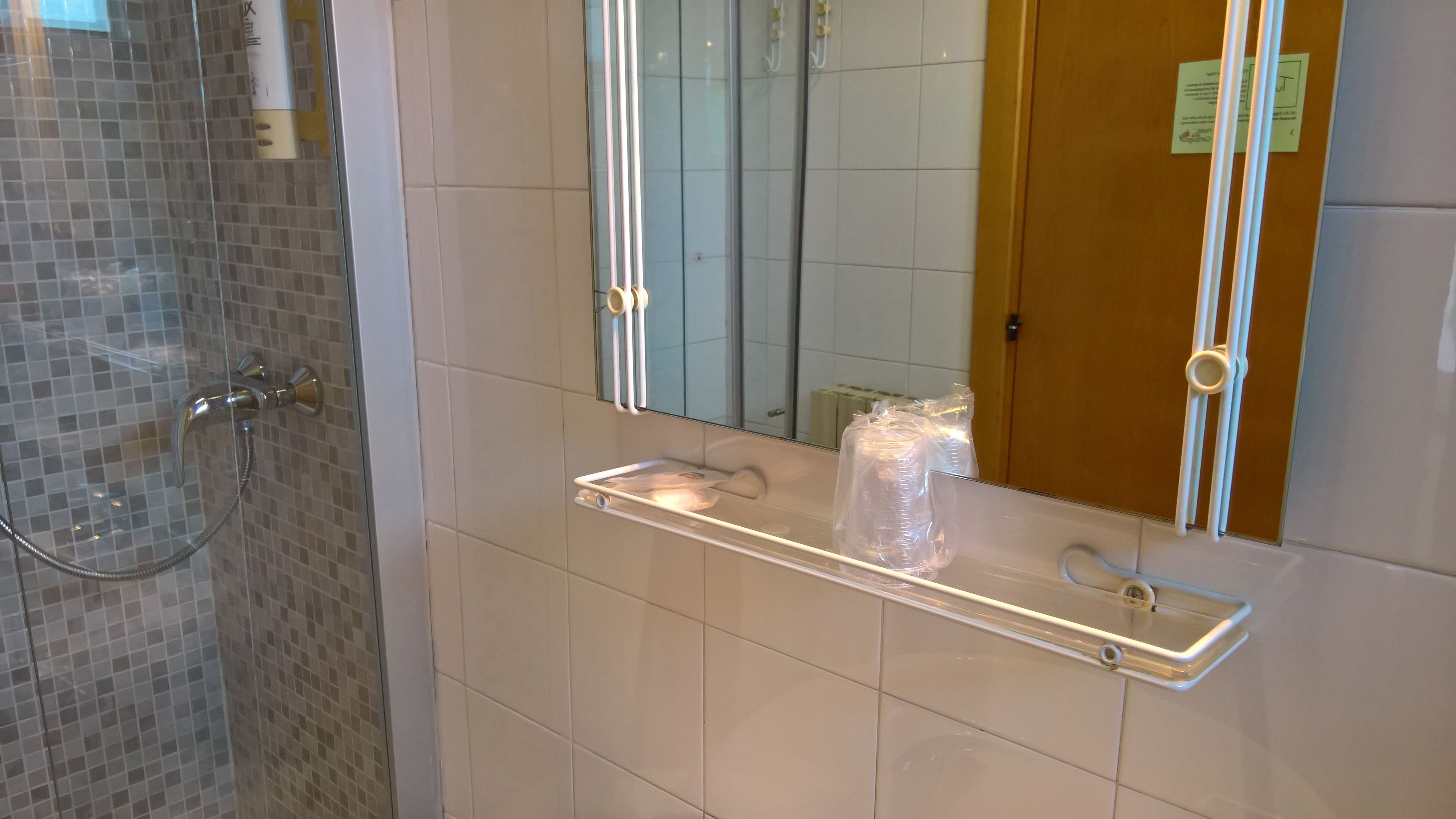 triple room | bathroom | shower, free toiletries, hair dryer, towels