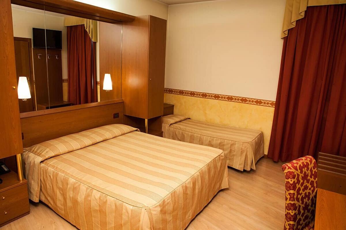 Triple Room | Premium bedding, pillow-top beds, free minibar, in-room safe