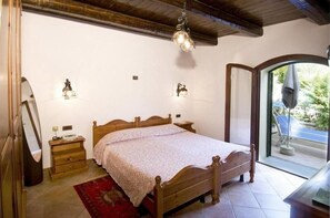 Desk, cribs/infant beds, rollaway beds, free WiFi - Hotel Ristorante Lago Bin (Rocchetta Nervina)