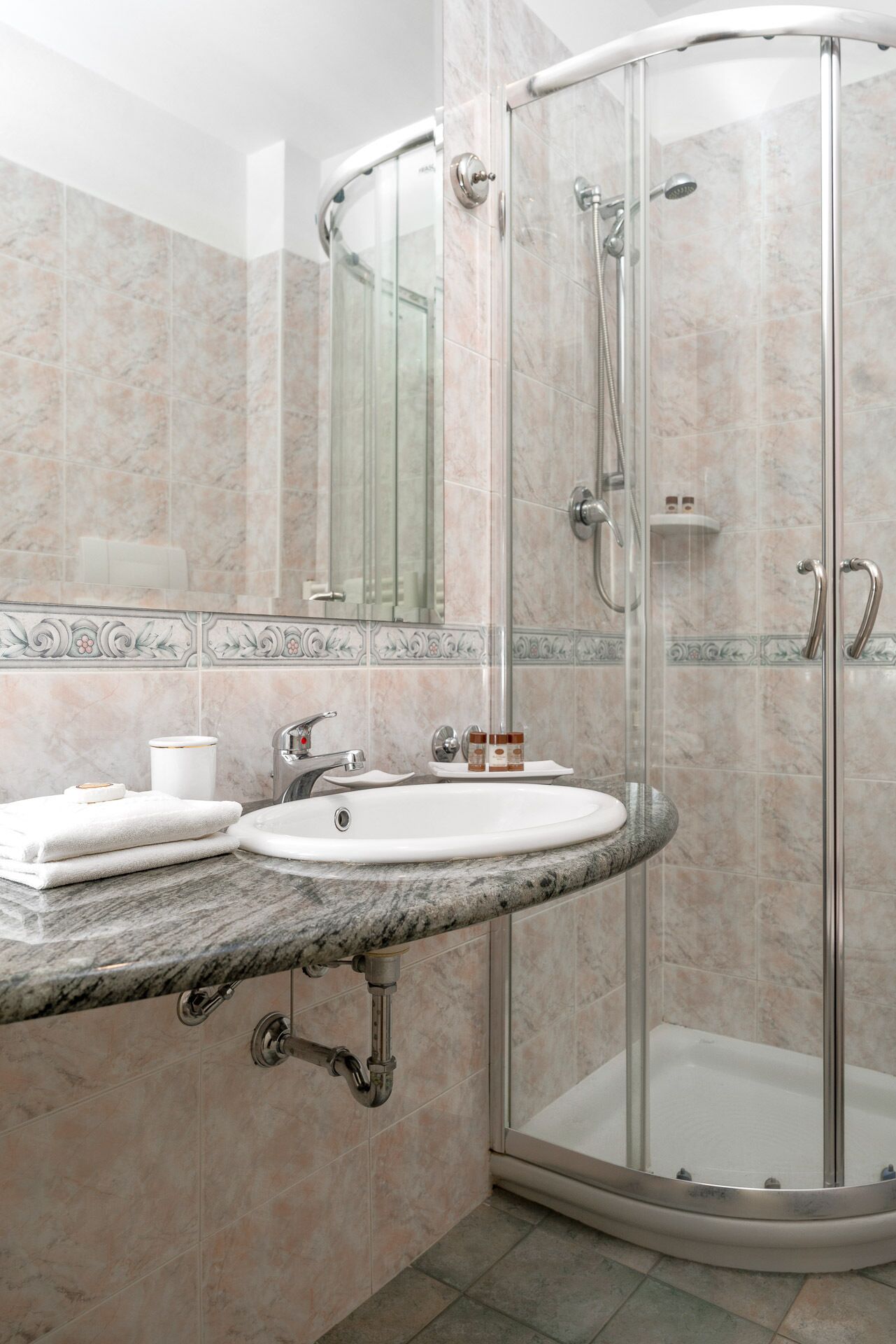 rainfall showerhead, free toiletries, hair dryer, bidet