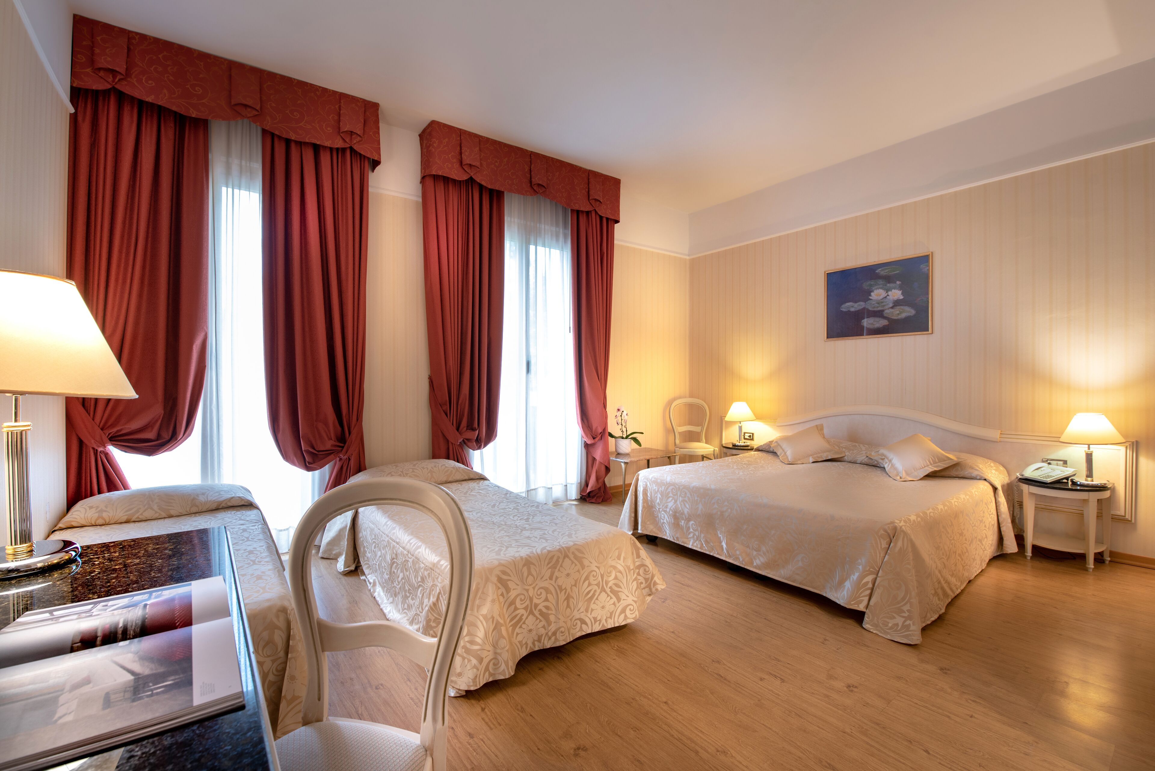 executive quadruple room | 1 bedroom, minibar, in-room safe, desk