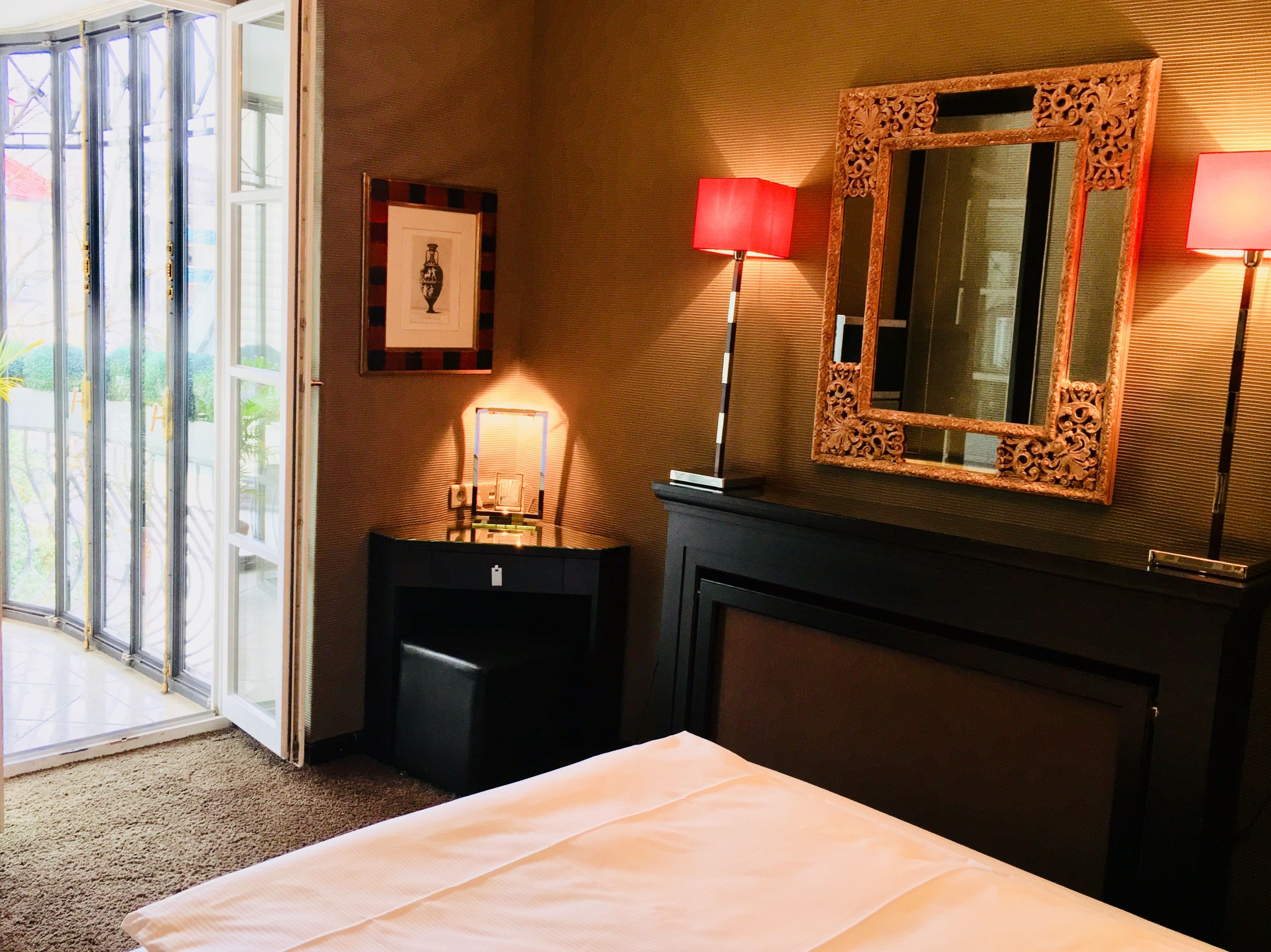 deluxe room | hypo-allergenic bedding, down duvets, in-room safe