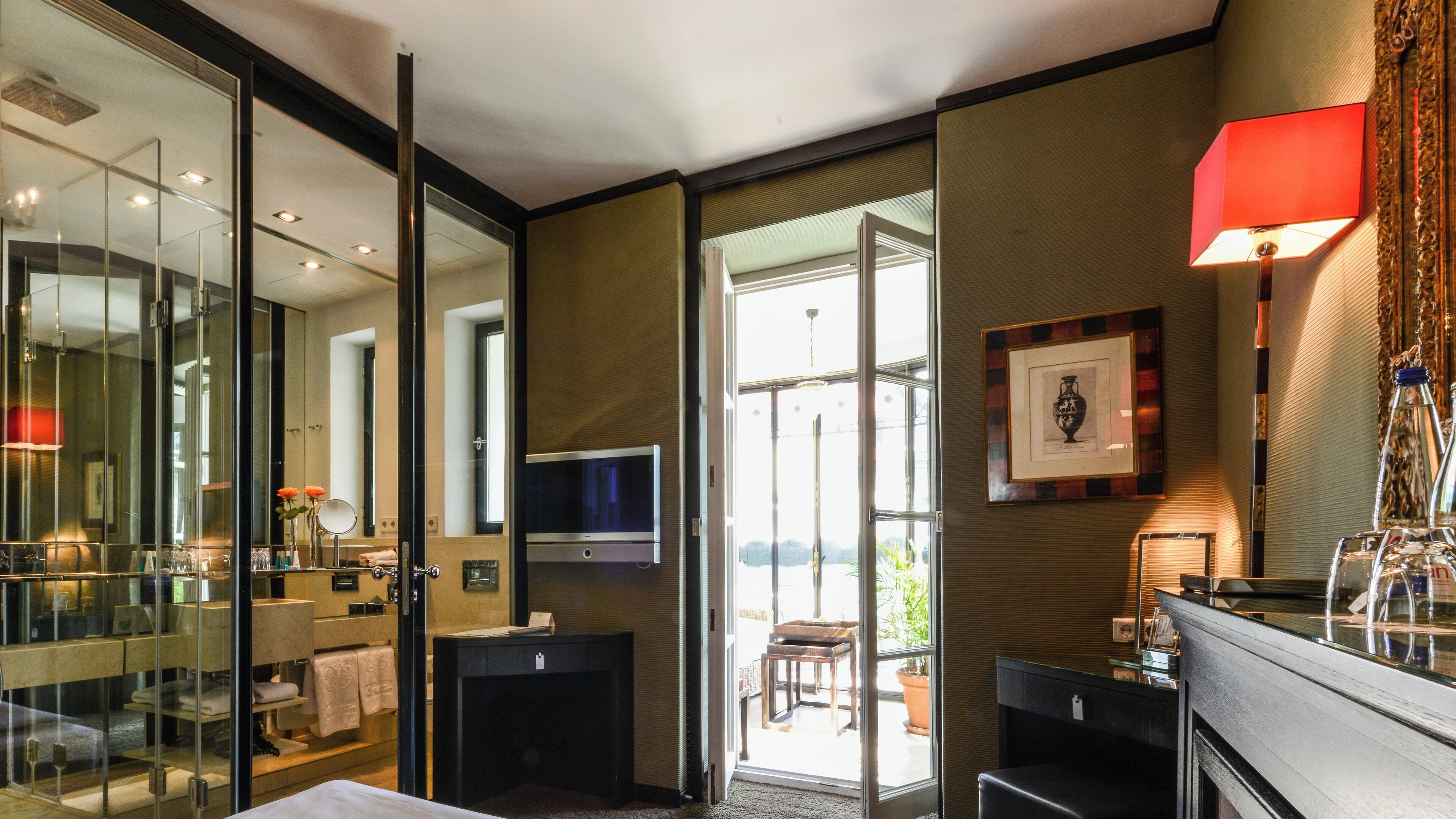 Deluxe Room | Premium bedding, down duvets, in-room safe, individually decorated