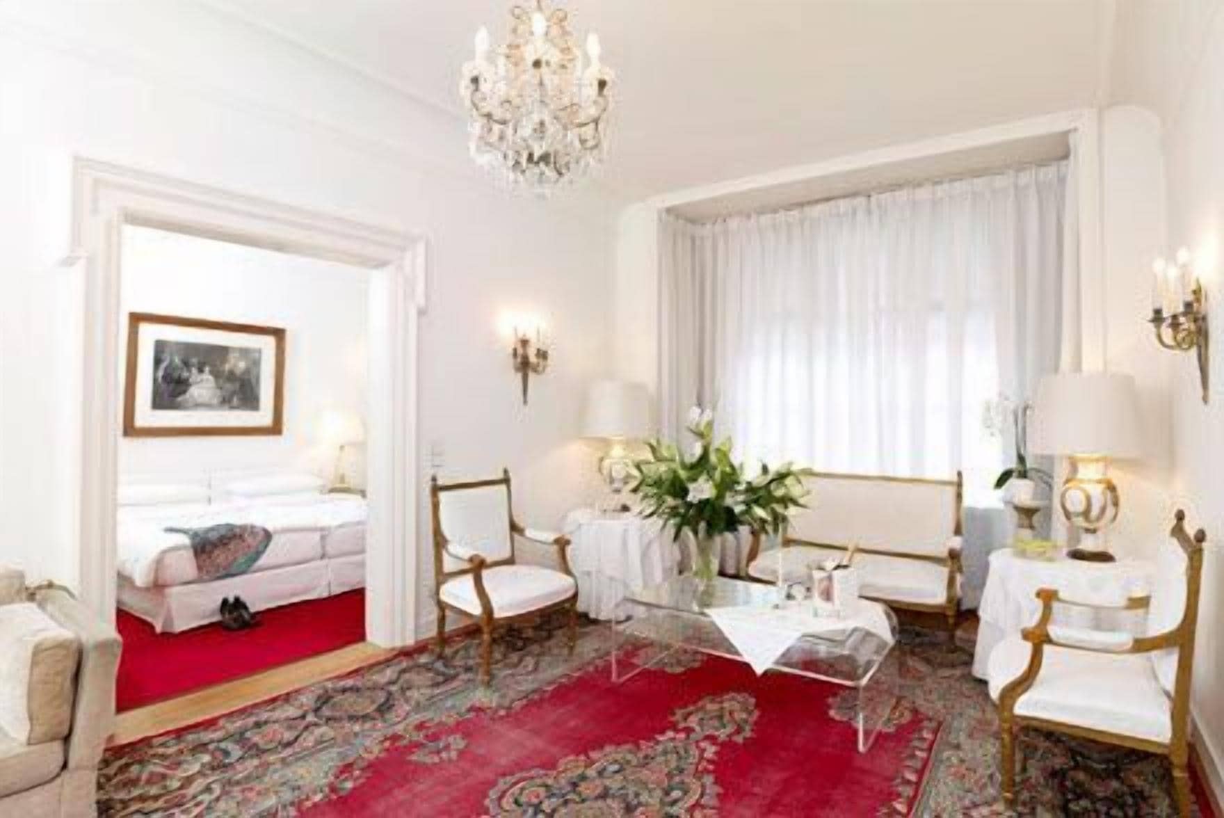 suite | hypo-allergenic bedding, down duvets, in-room safe