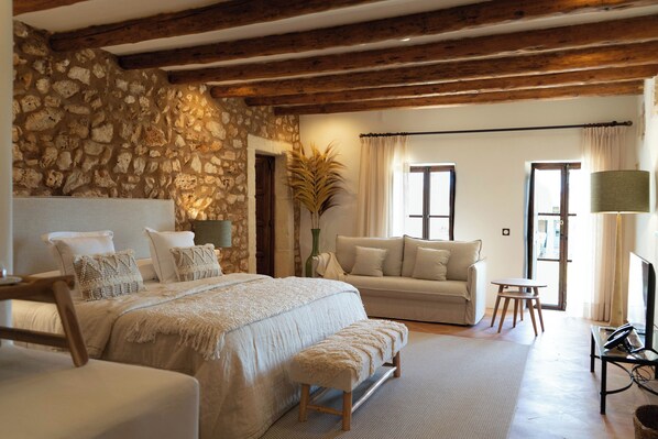 Junior Suite, Terrace | Literie de qualité, minibar, coffre-fort, accÚs au Wi-Fi (inclus)