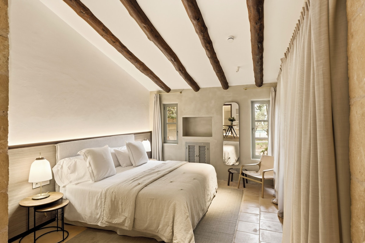 Royal Suite, Terrace | Bathroom | Free toiletries, hair dryer, bathrobes, slippers