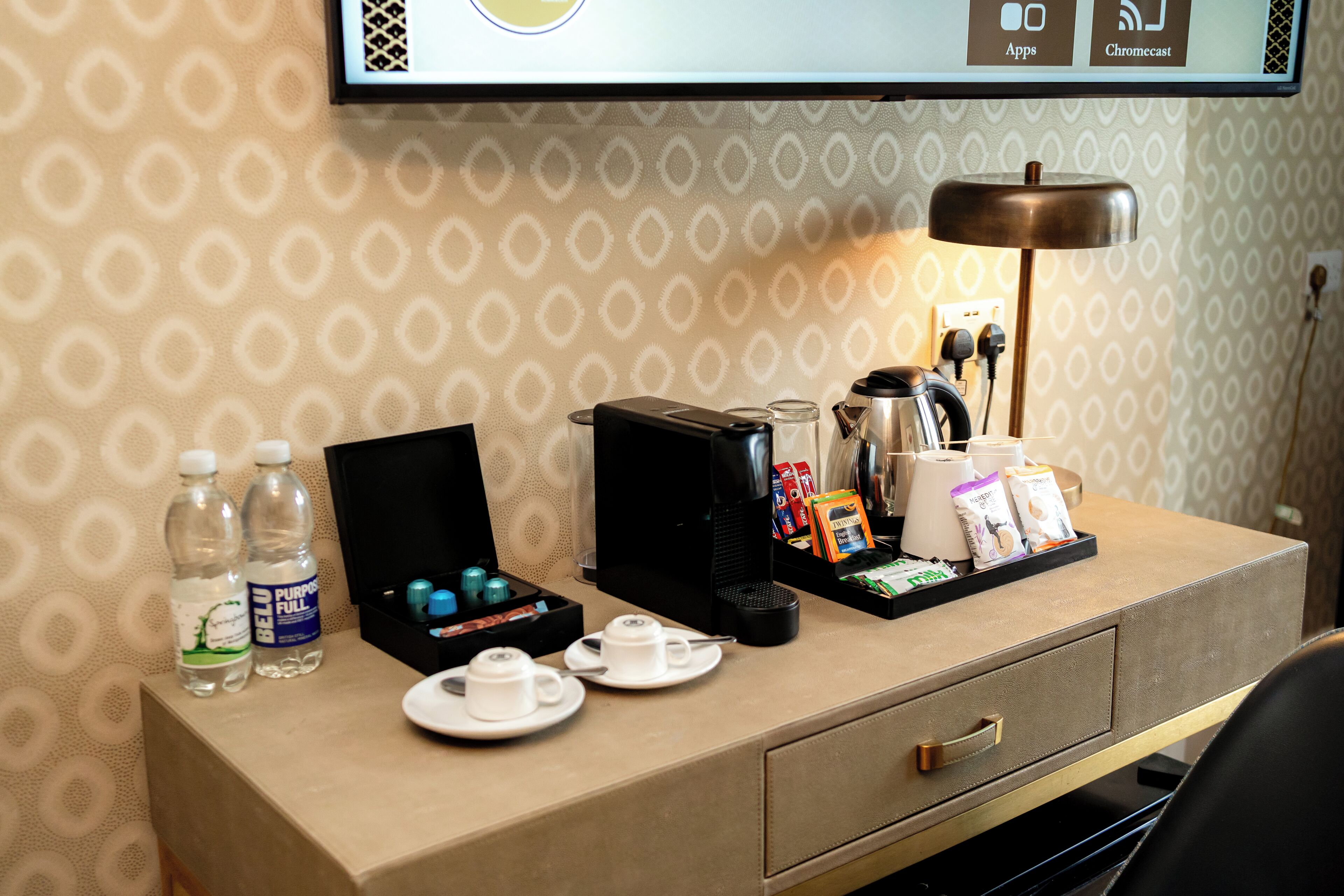 Premium Room | Hypo-allergenic bedding, in-room safe, desk, laptop workspace