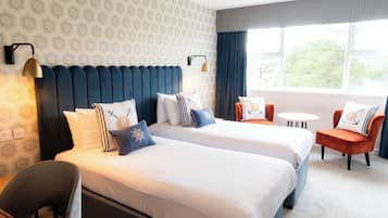 Superior Twin Room | Hypo-allergenic bedding, in-room safe, desk, laptop workspace