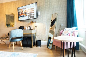 Superior-Zimmer, 1 King-Bett | Allergikerbettwaren, Zimmersafe, Schreibtisch
