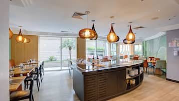 Breakfast, lunch and dinner served