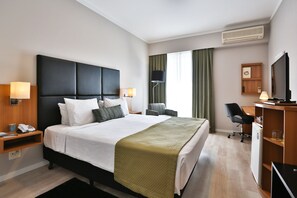 Deluxe Double Room | In-room safe, desk, blackout drapes, soundproofing - Comfort Hotel Ibirapuera (São Paulo)