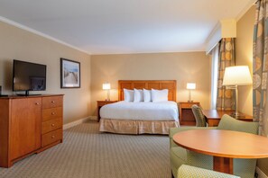 豪華客房, 1 張特大雙人床 (Standard Room, King Bed) | 書桌、遮光布/窗簾、隔音、熨斗/熨衣板