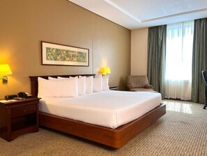 Quarto solteiro | Roupas de cama premium, camas Select Comfort, cofres nos quartos