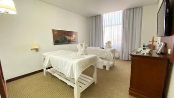 Hot stone massages, 1 treatment room, massages