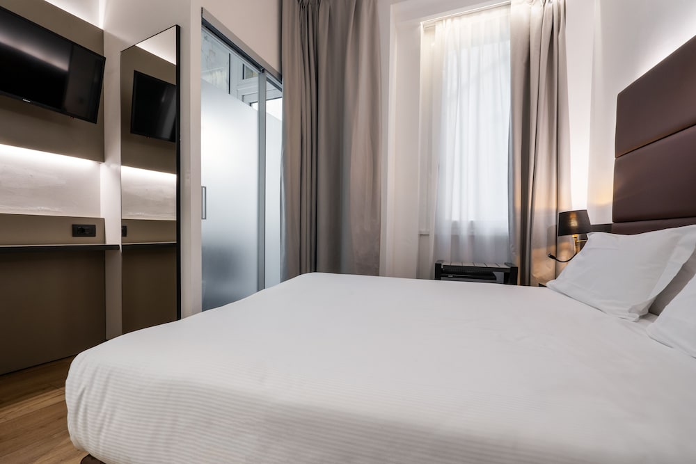 London Hotel by null