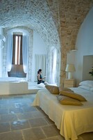 Suíte luxo | 1 quarto, frigobar, cofres nos quartos, escrivaninha