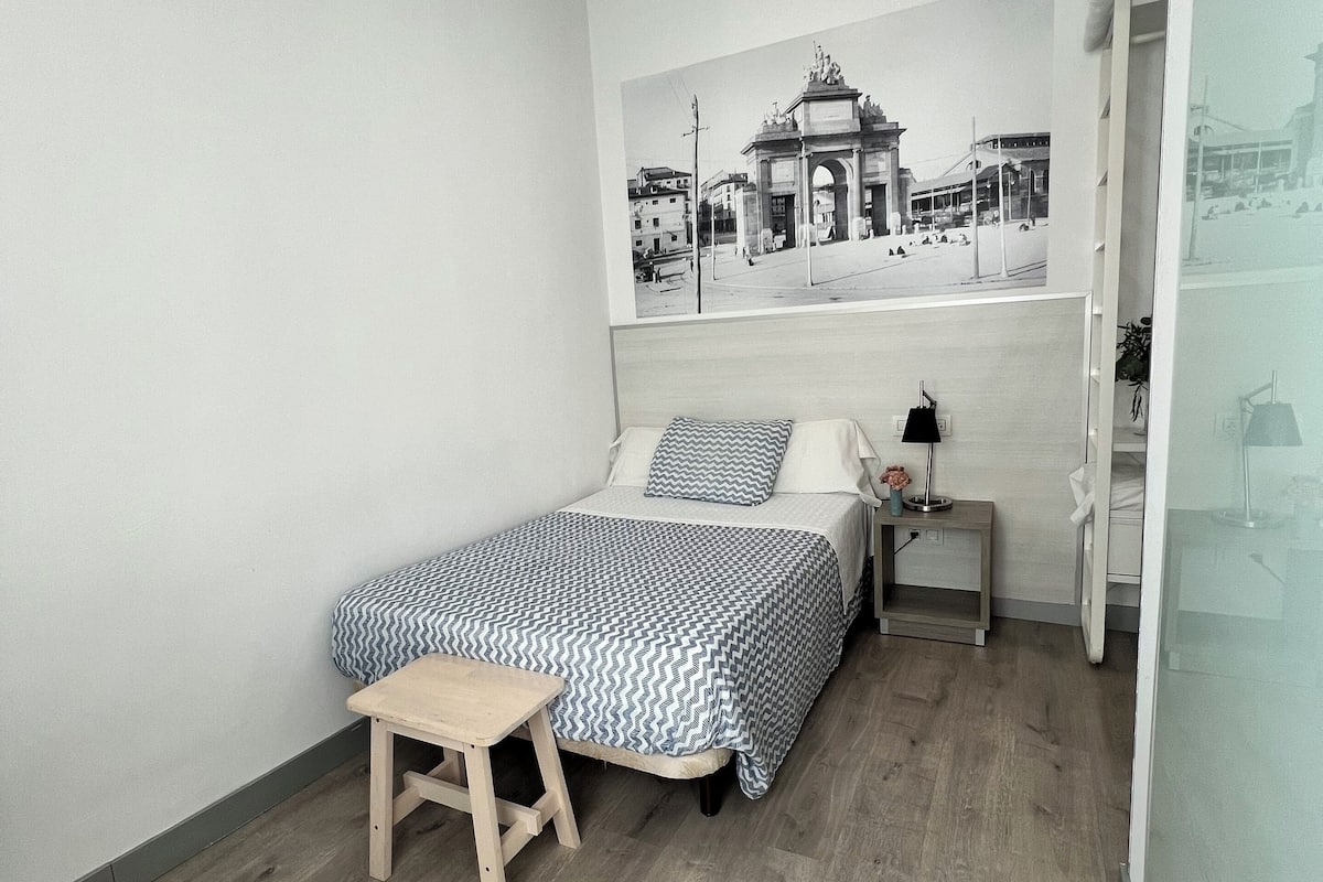 Single Room | In-room safe, desk, laptop workspace, free cribs/infant beds