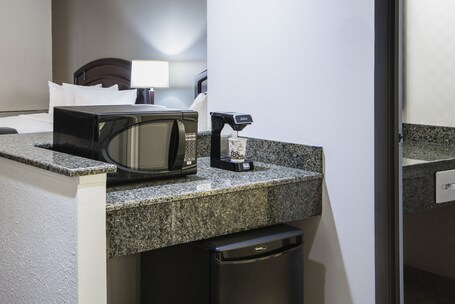Viscount Gort Hotel - Image 23
