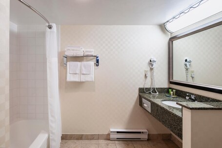 Viscount Gort Hotel - Image 21