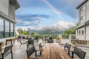 Terrace/patio - Prestige Mountain Resort Rossland (Rossland)