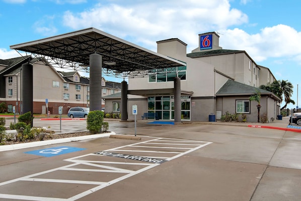 Exterior - Motel 6 Pharr, TX (Pharr)