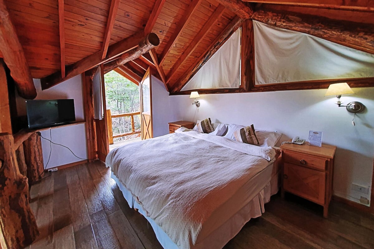 1 bedroom, premium bedding, minibar, in-room safe
