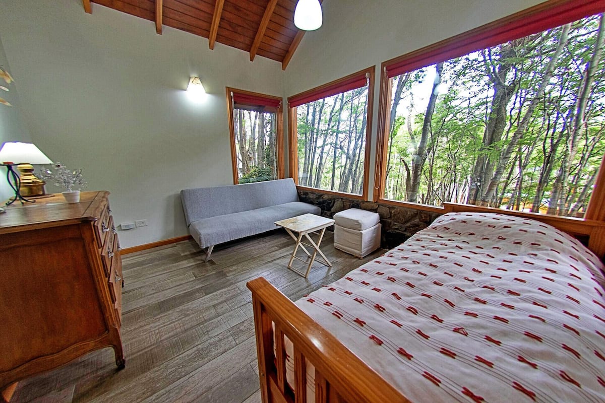 1 bedroom, premium bedding, minibar, in-room safe