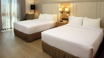 Quarto standard, 2 camas de casal | Roupas de cama premium, edredons de pluma, cofres nos quartos