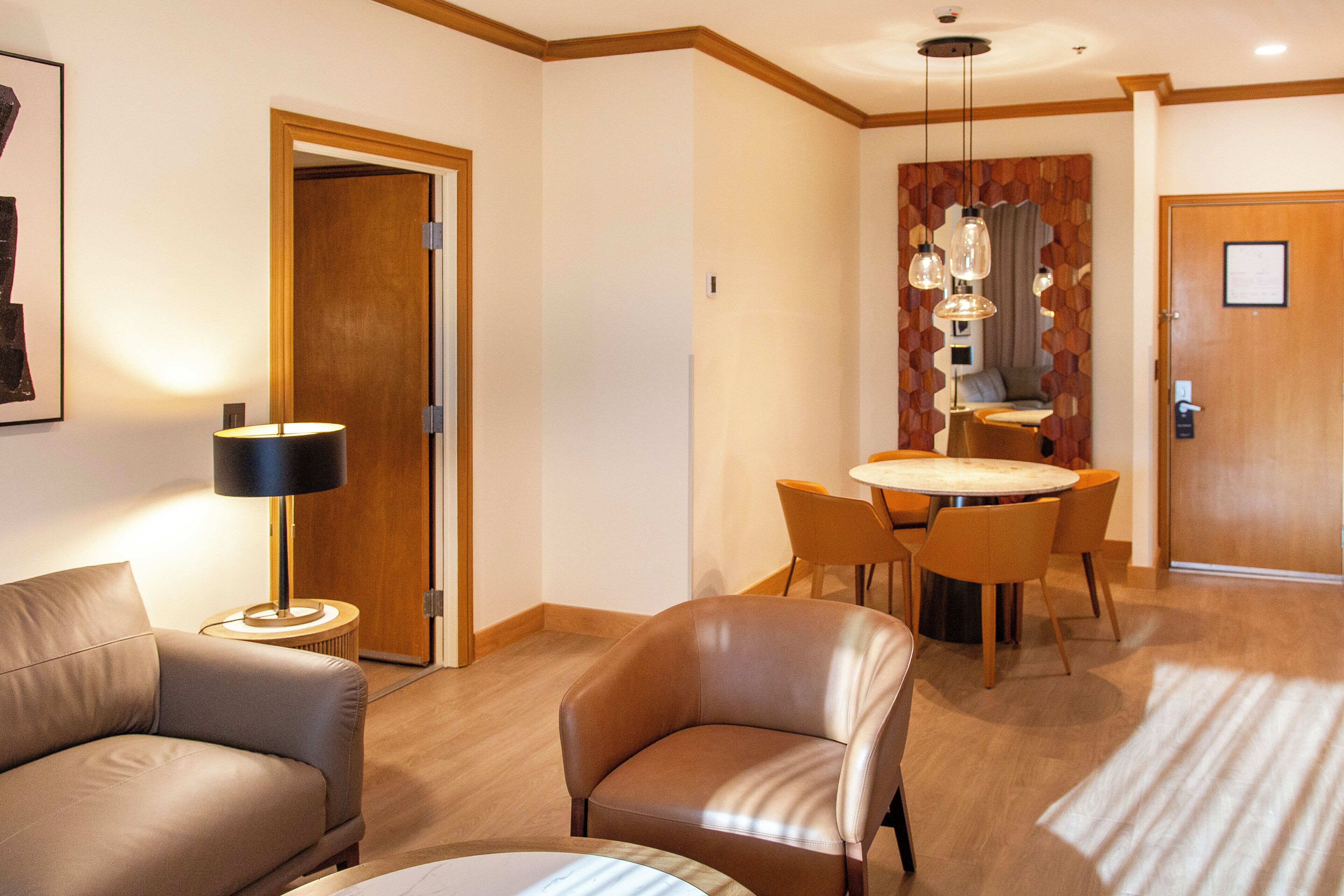 Suite (Primary)