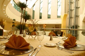 Daily buffet breakfast for a fee - Crowne Plaza Torreon by IHG (Torreón)